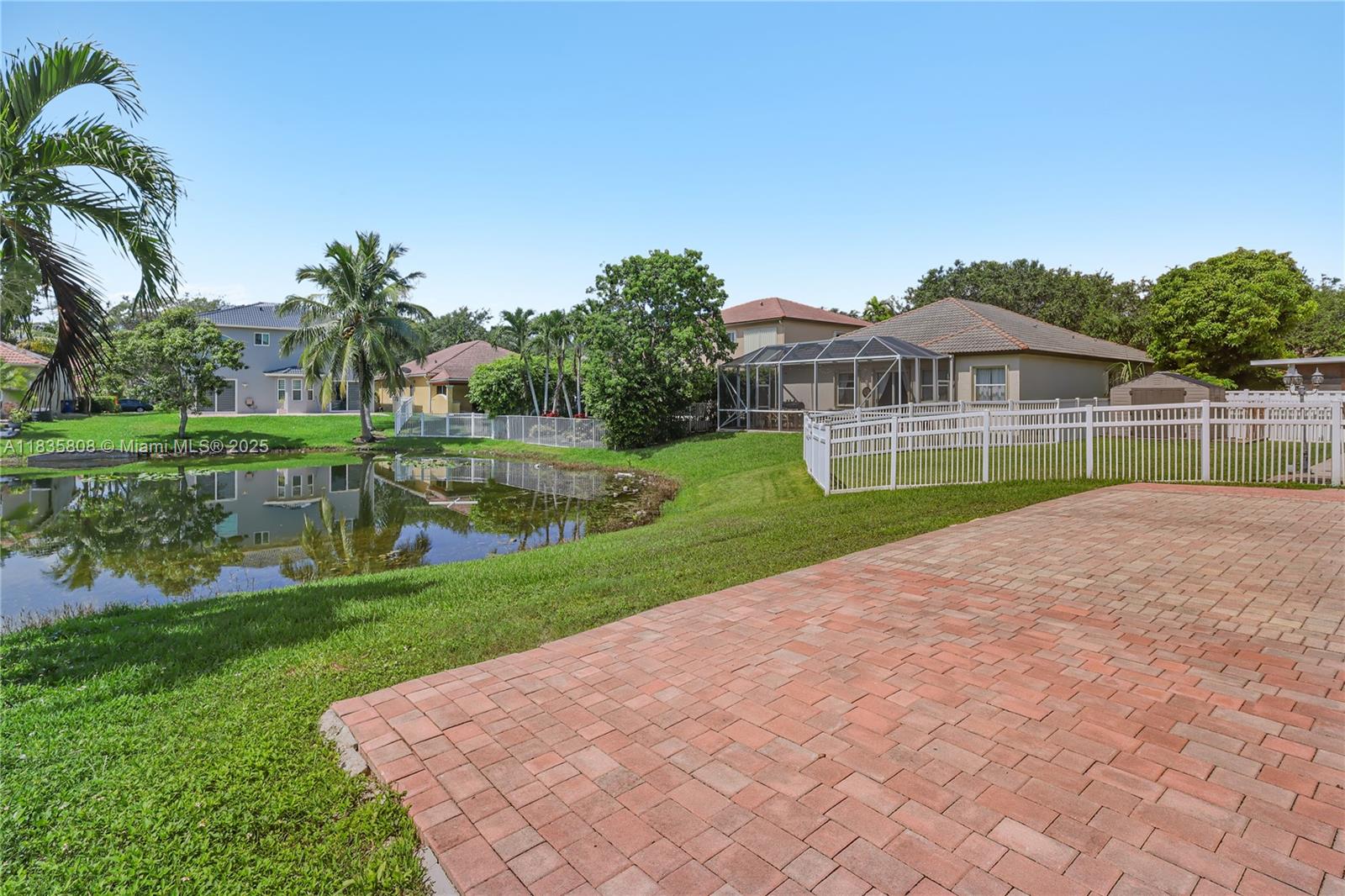 POD 10 AT MONARCH LAKES - Residential