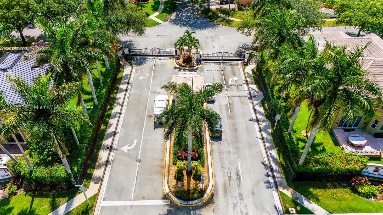 POD 10 AT MONARCH LAKES - Residential