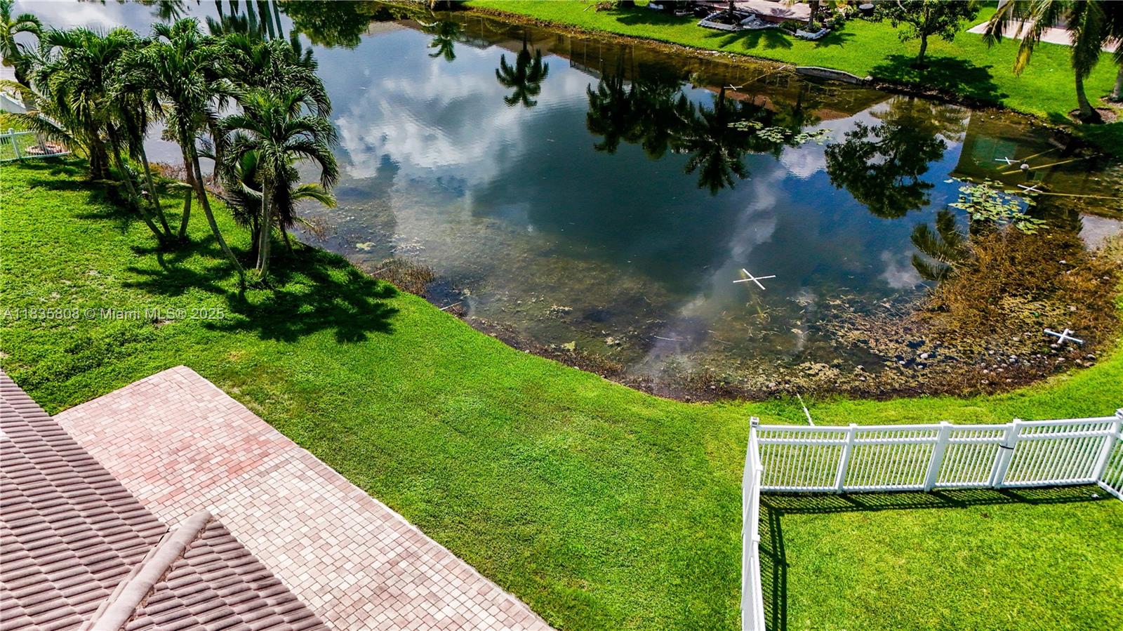 POD 10 AT MONARCH LAKES - Residential