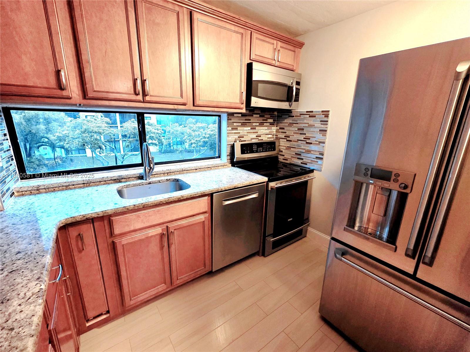 PLAZA OF AMERICAS CONDO P - Residential