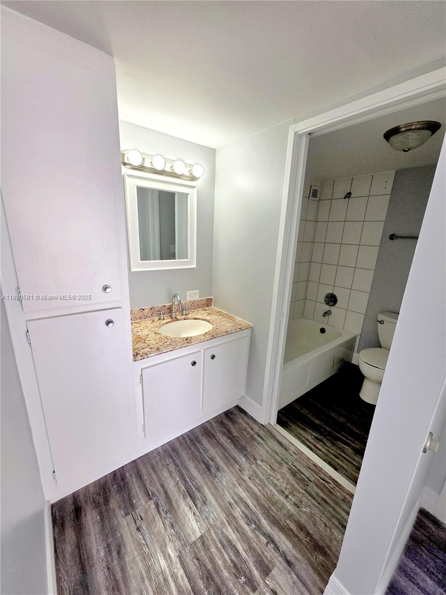 PLAZA OF AMERICAS CONDO P - Residential