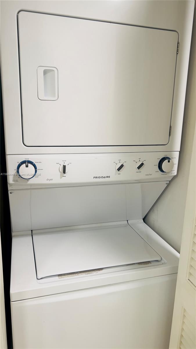 THE EMERALD AT BRICKELL C - Residential