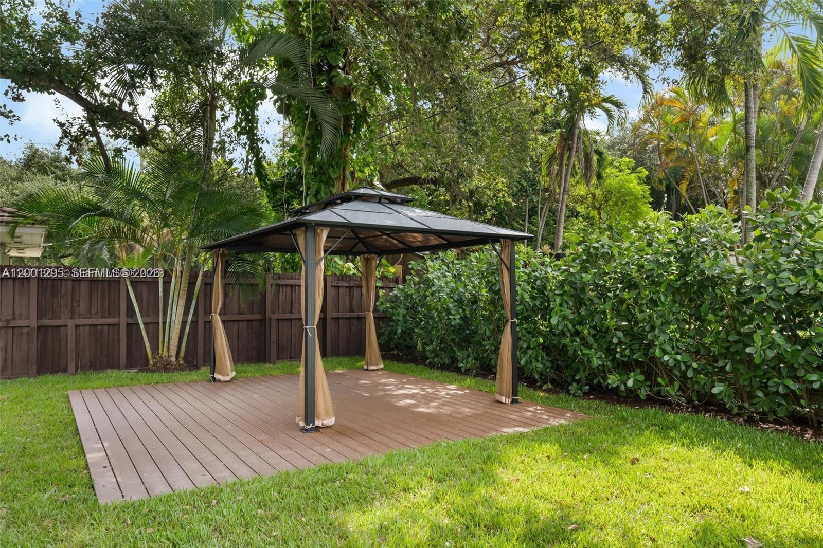 GENEVA GARDENS - Residential Lease