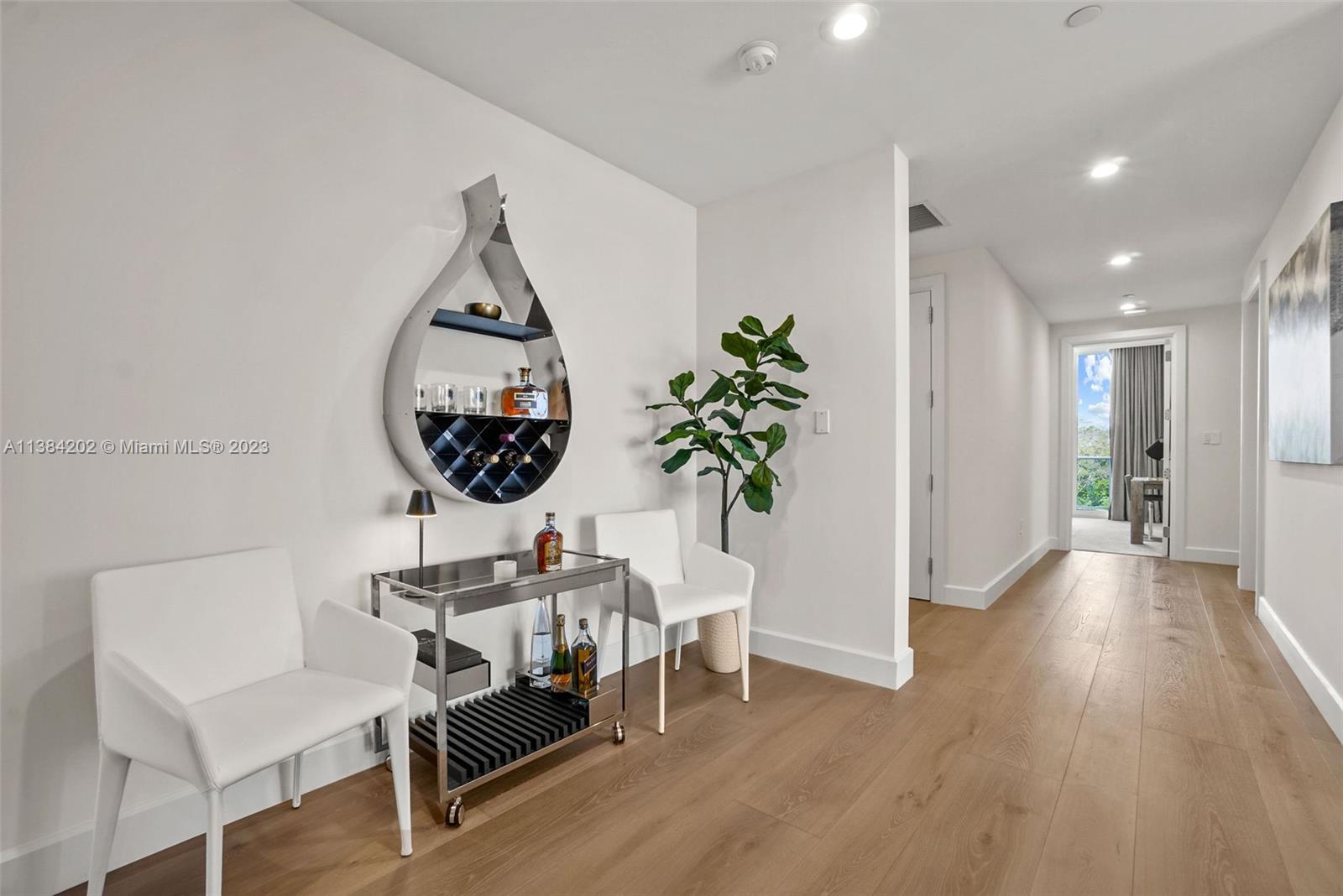 AZURE CONDO - Residential