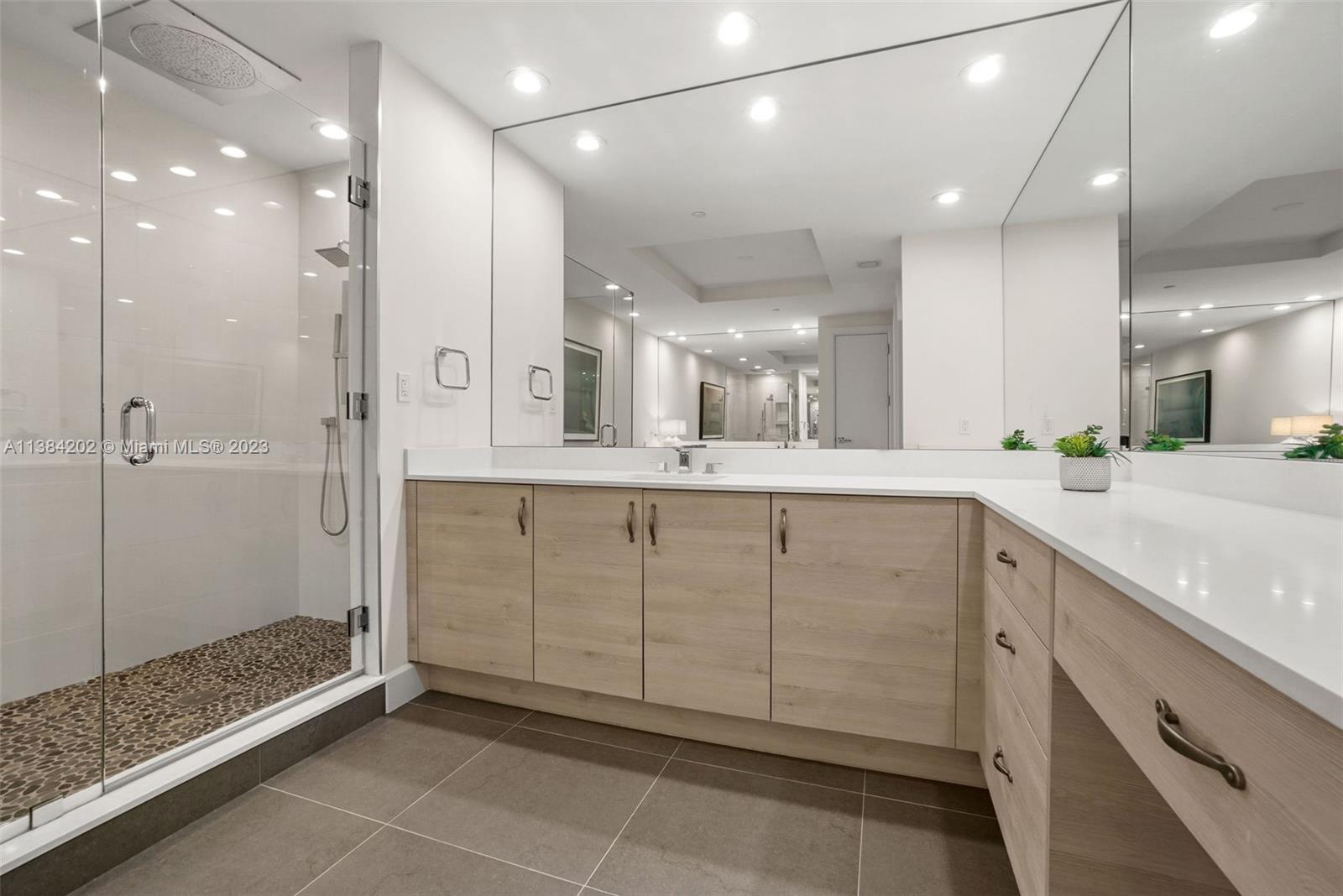 AZURE CONDO - Residential