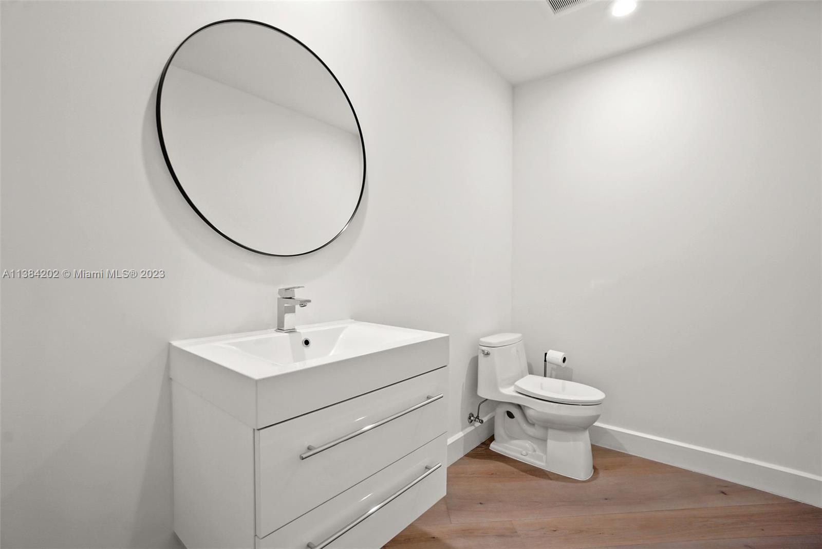 AZURE CONDO - Residential