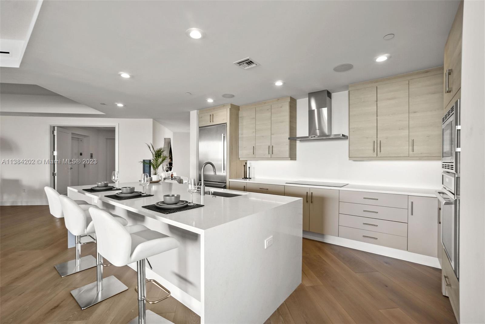 AZURE CONDO - Residential