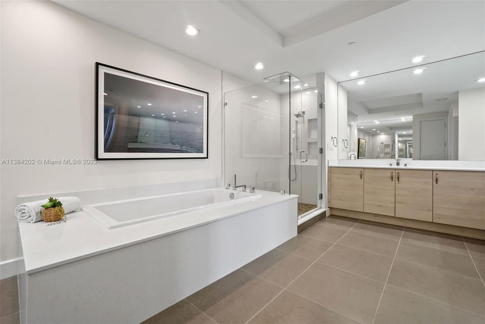 AZURE CONDO - Residential