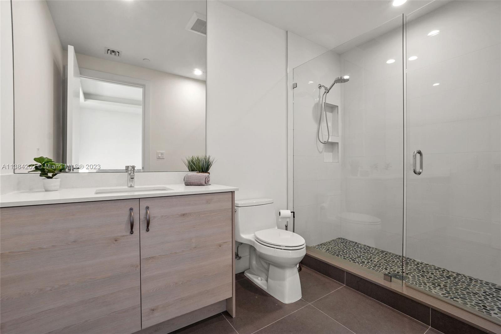 AZURE CONDO - Residential