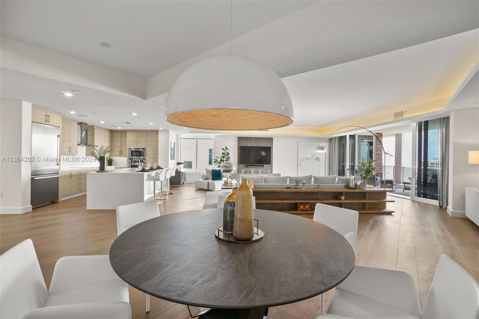 AZURE CONDO - Residential