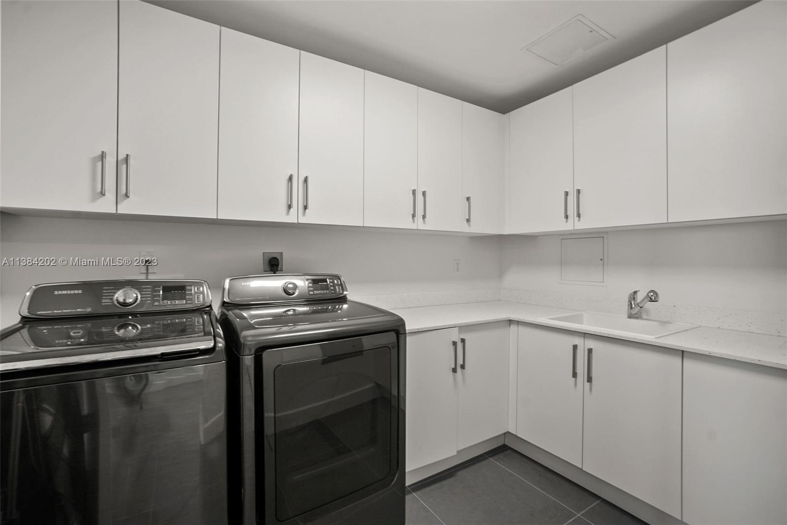 AZURE CONDO - Residential