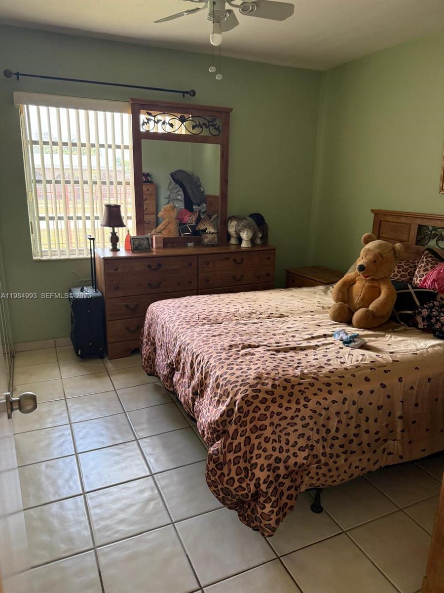 LEE MANOR - Residential