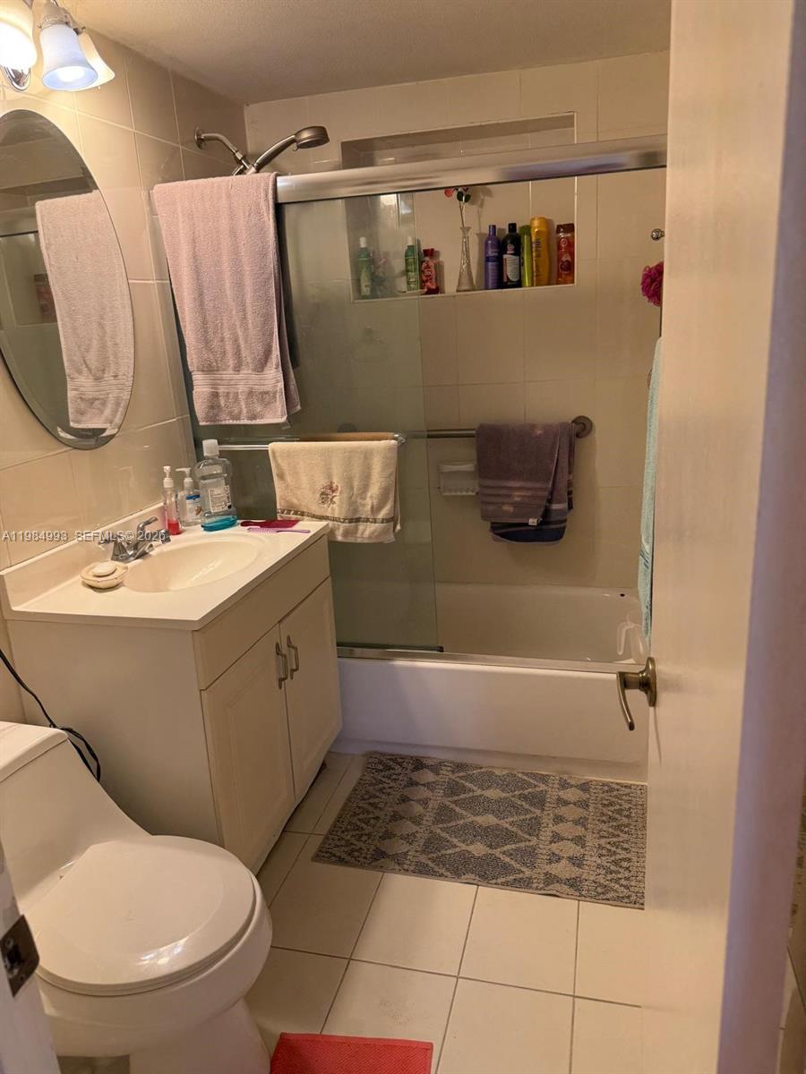 LEE MANOR - Residential