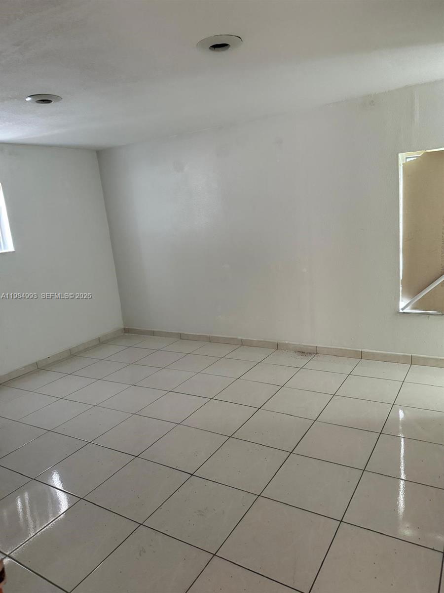 LEE MANOR - Residential