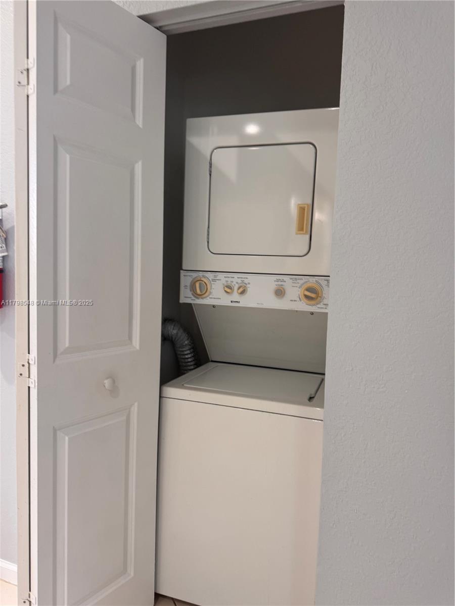 MARSH HARBOUR 49 CONDO - Residential Lease