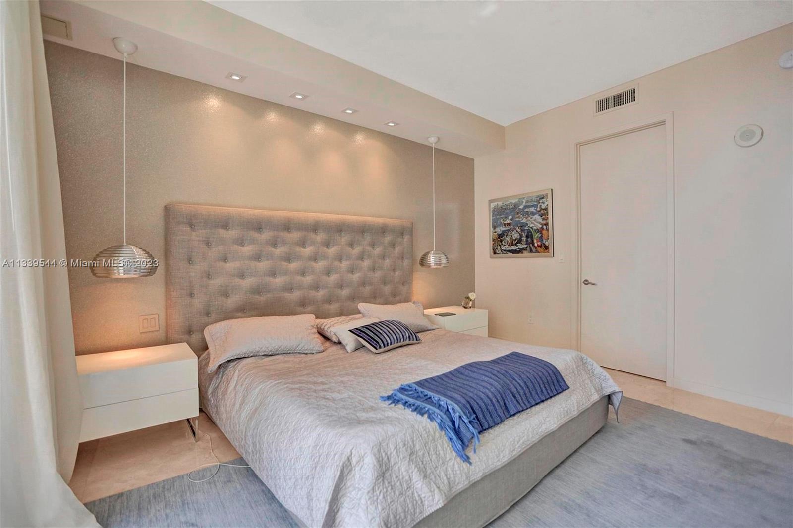 TRUMP ROYALE CONDO - Residential Lease