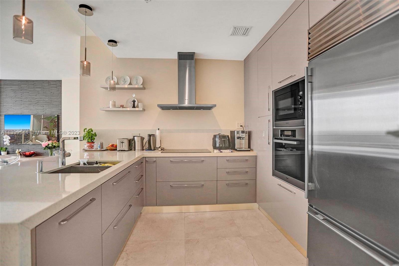 TRUMP ROYALE CONDO - Residential Lease