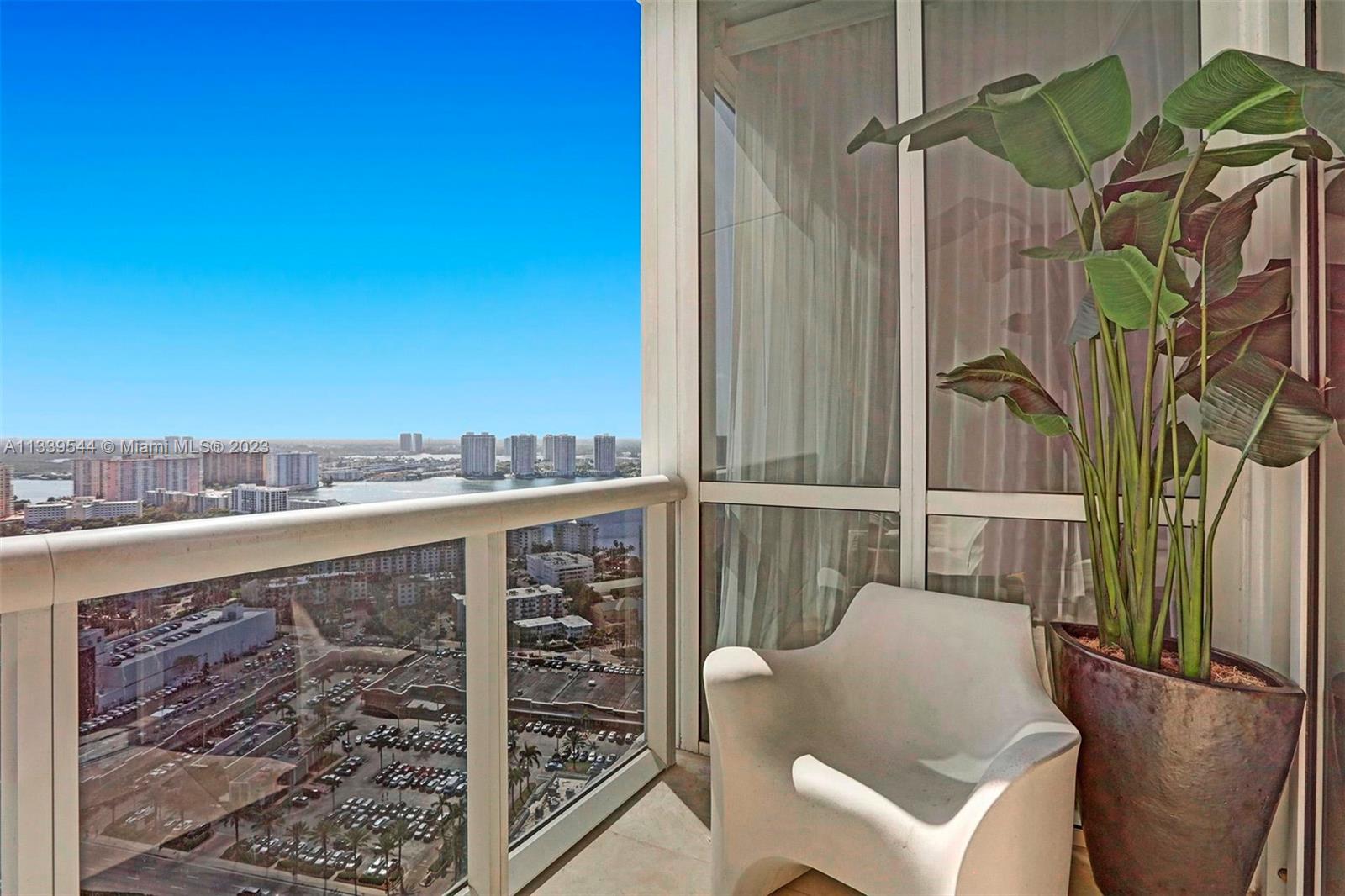 TRUMP ROYALE CONDO - Residential Lease