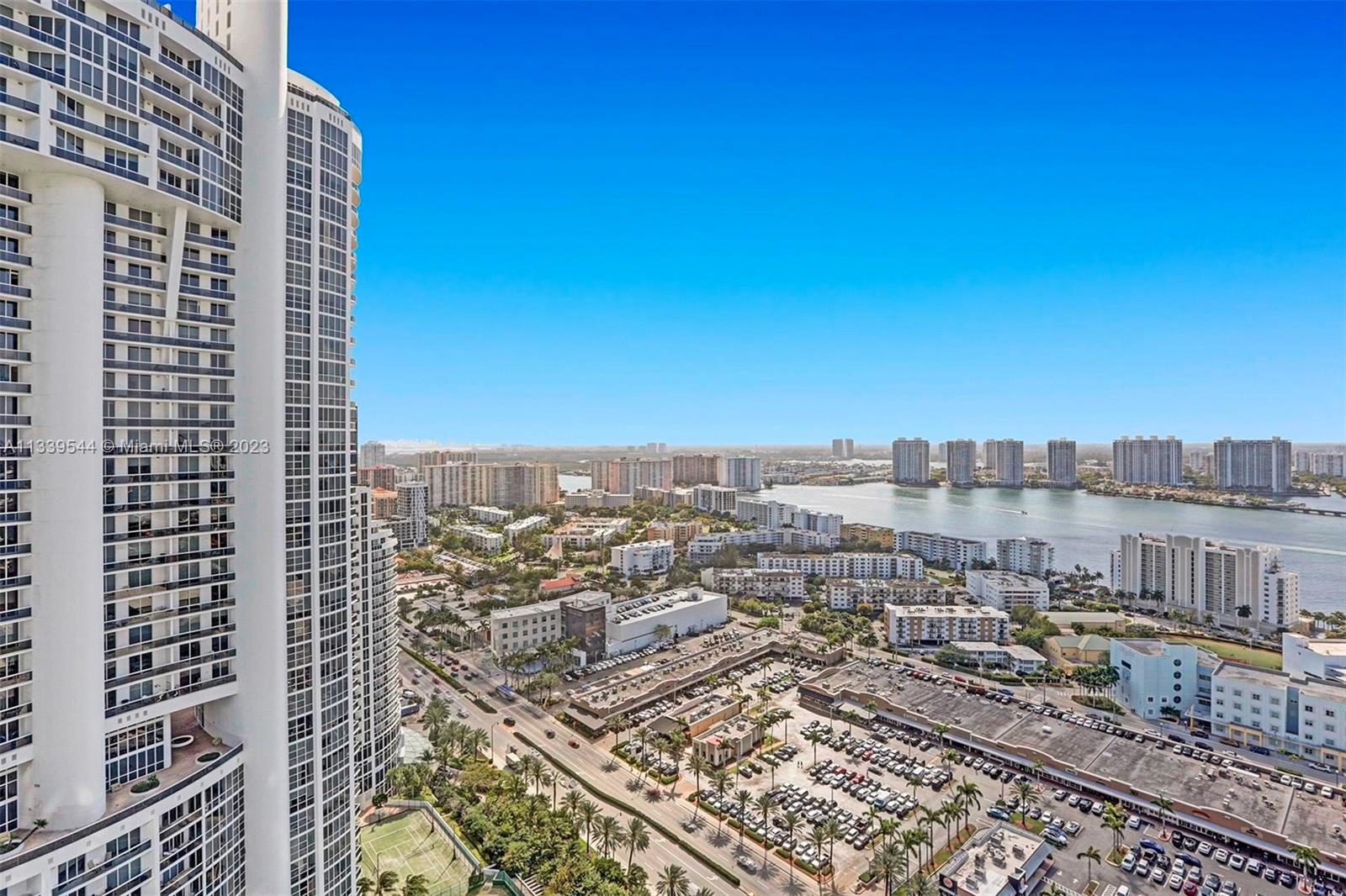 TRUMP ROYALE CONDO - Residential Lease