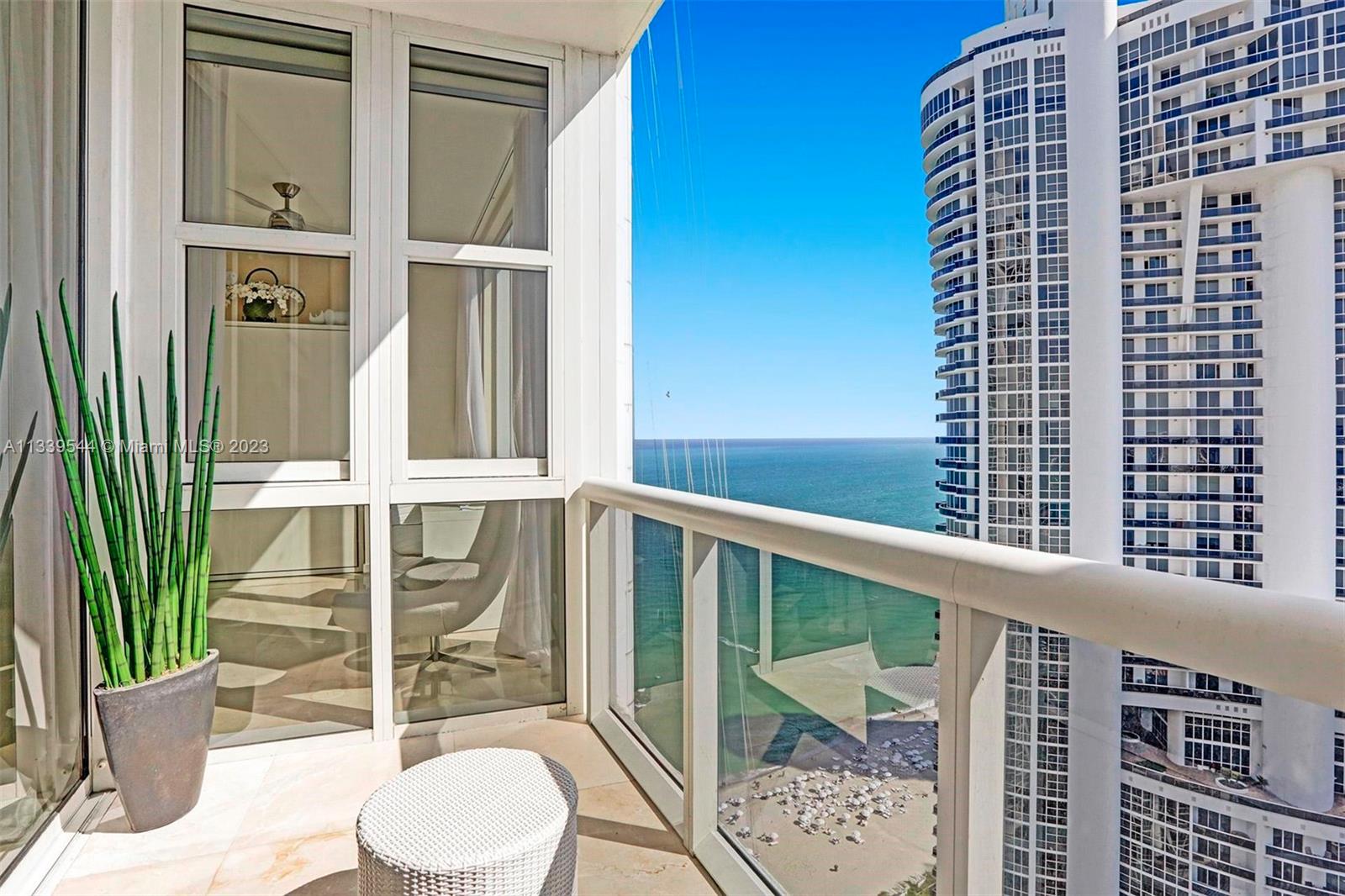 TRUMP ROYALE CONDO - Residential Lease