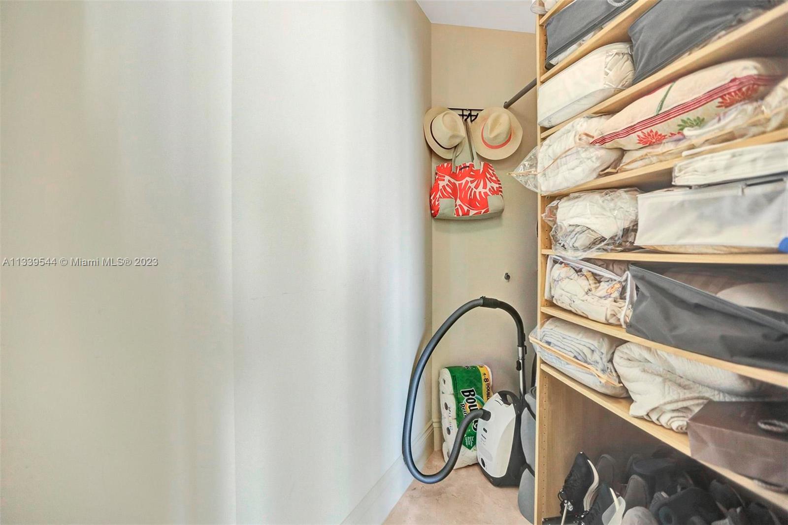 TRUMP ROYALE CONDO - Residential Lease