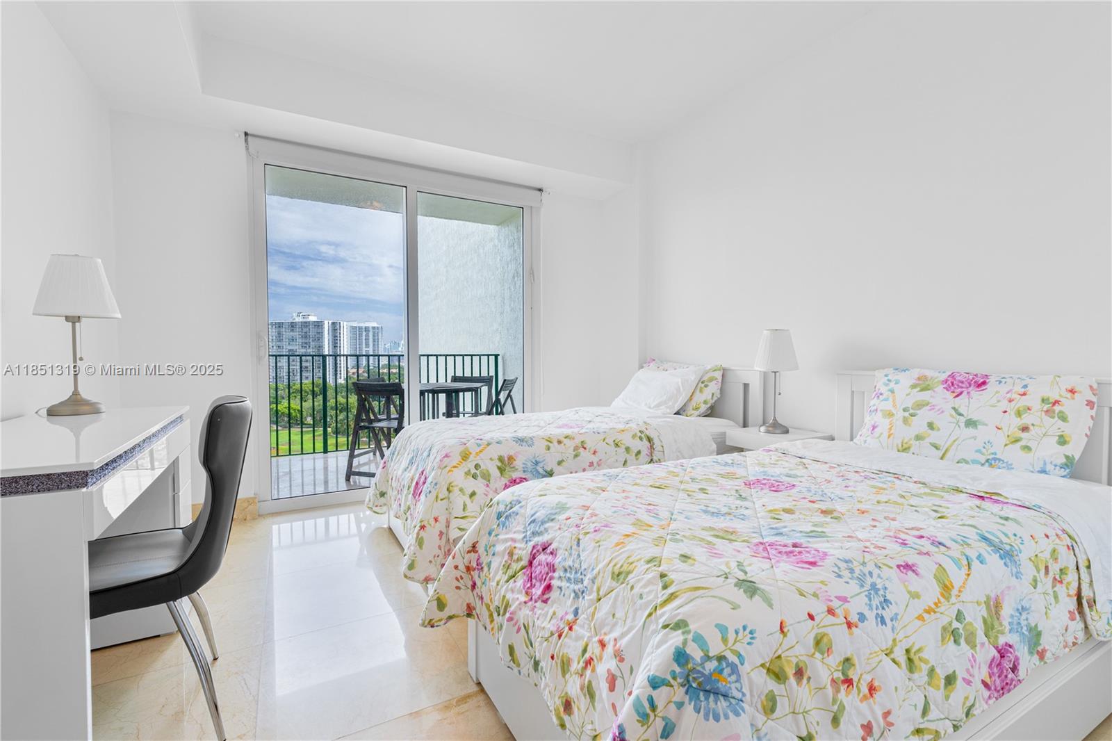 TURNBERRY VLG NO TOWER CO - Residential