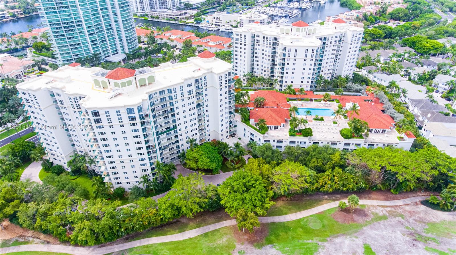 TURNBERRY VLG NO TOWER CO - Residential