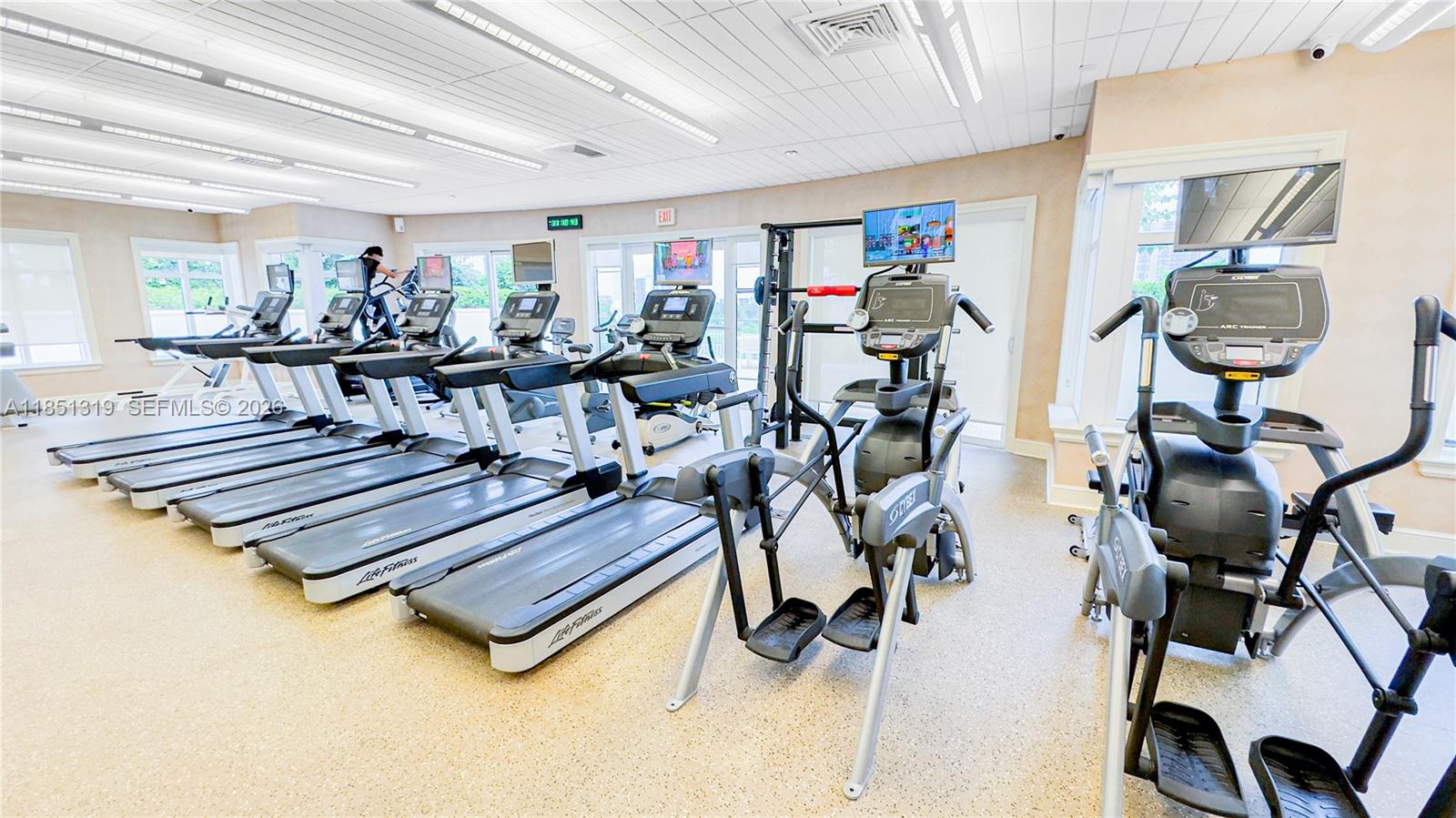 TURNBERRY VLG NO TOWER CO - Residential