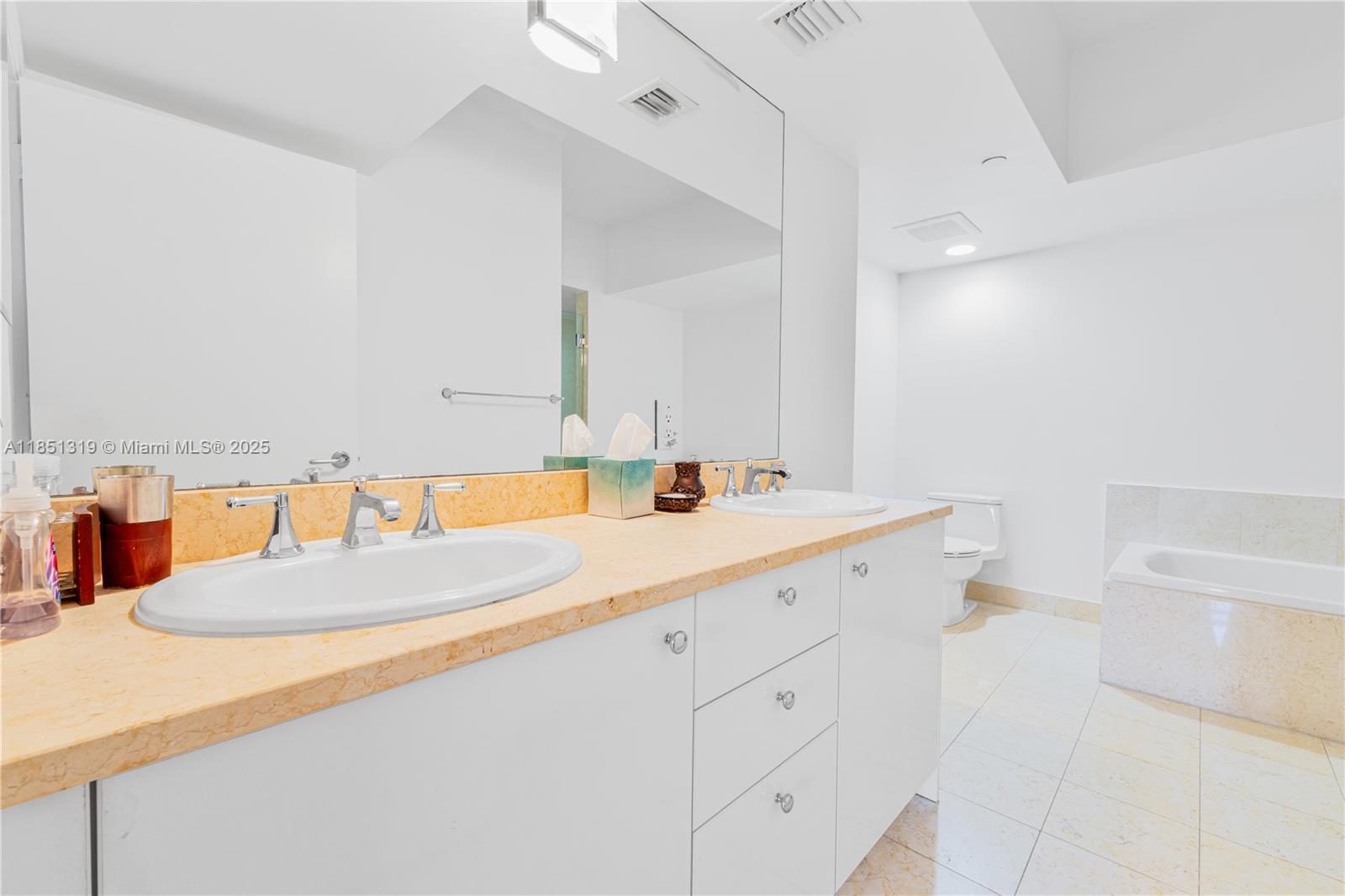 TURNBERRY VLG NO TOWER CO - Residential