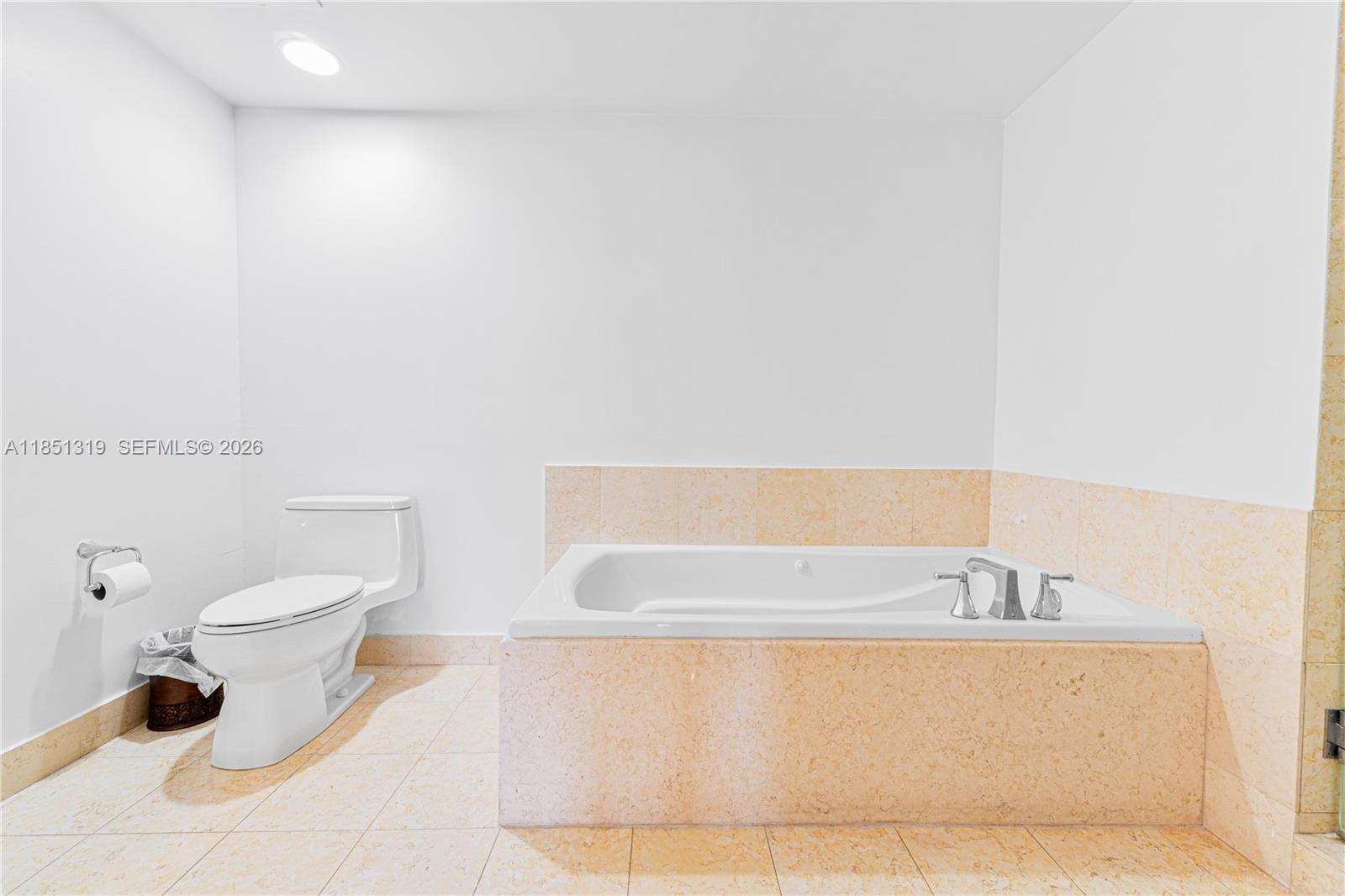 TURNBERRY VLG NO TOWER CO - Residential