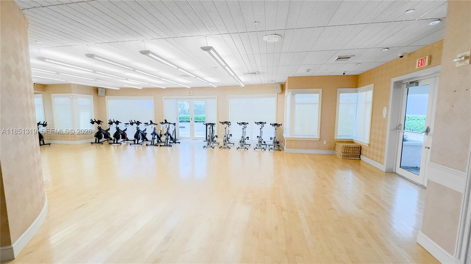 TURNBERRY VLG NO TOWER CO - Residential