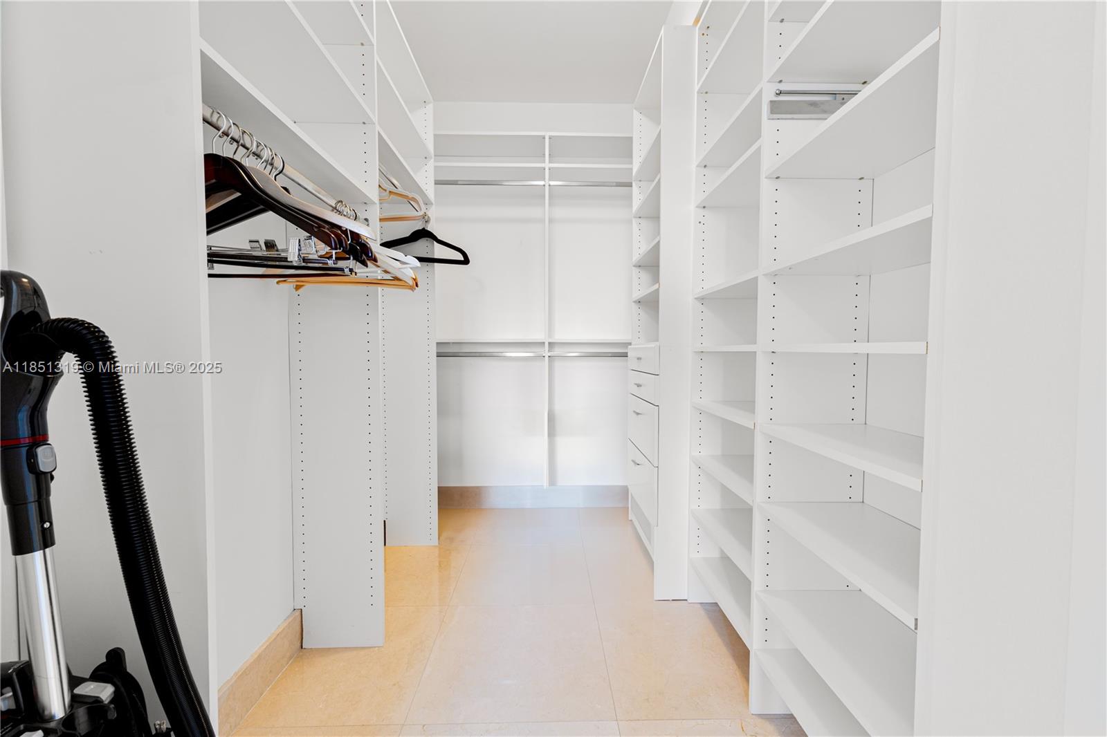 TURNBERRY VLG NO TOWER CO - Residential