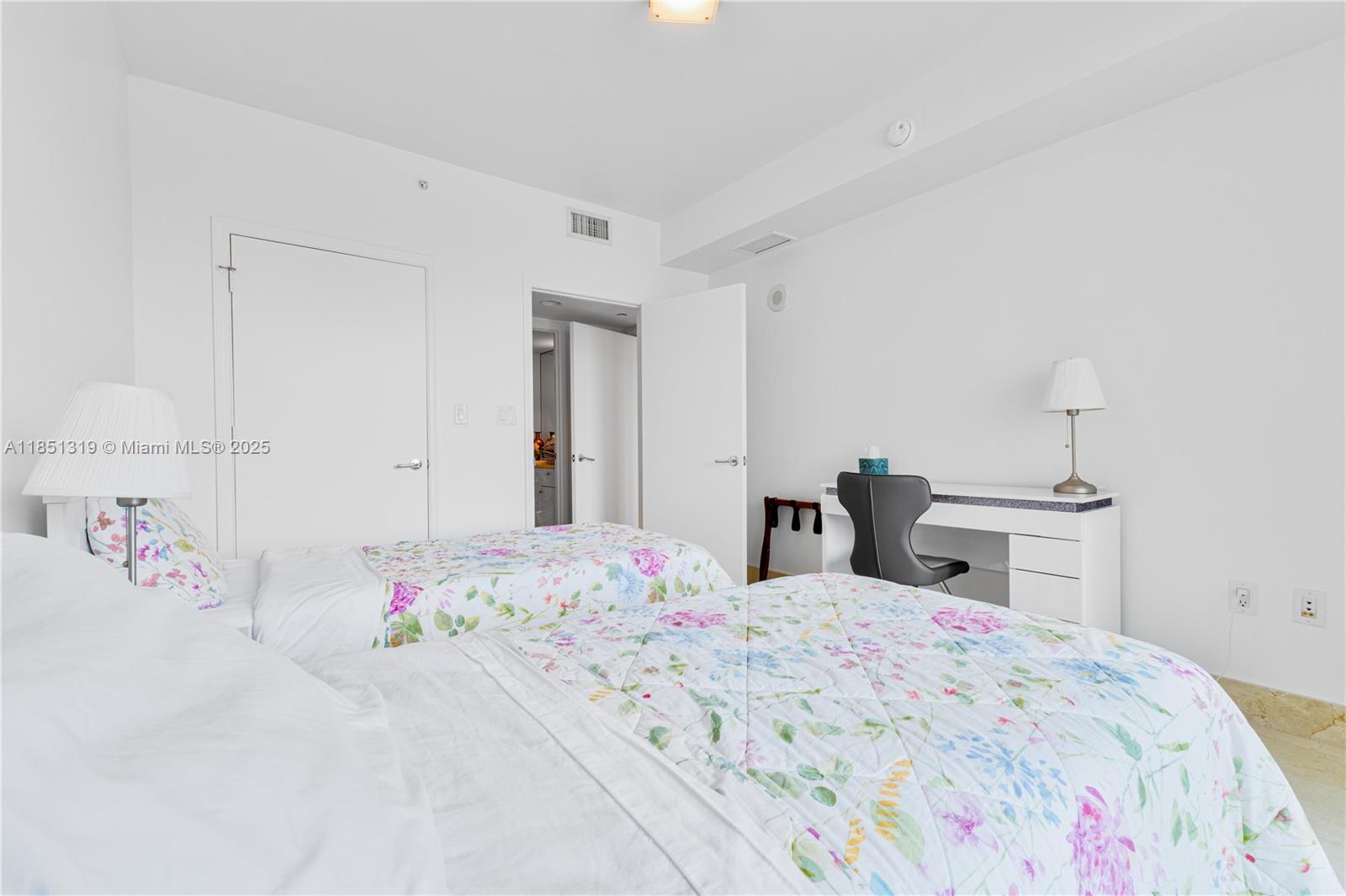 TURNBERRY VLG NO TOWER CO - Residential