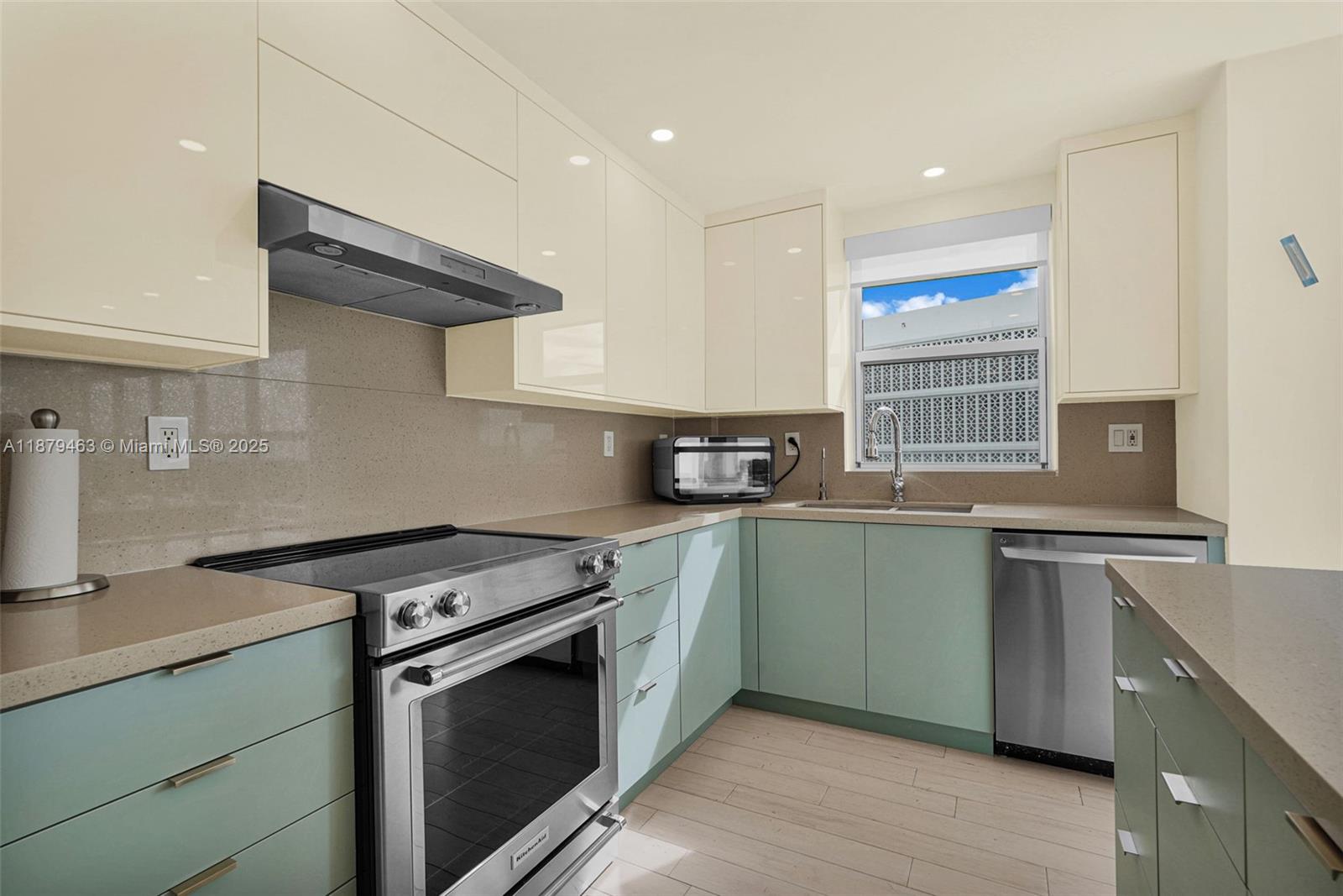 BLAIR HOUSE CONDO - WEST - Residential