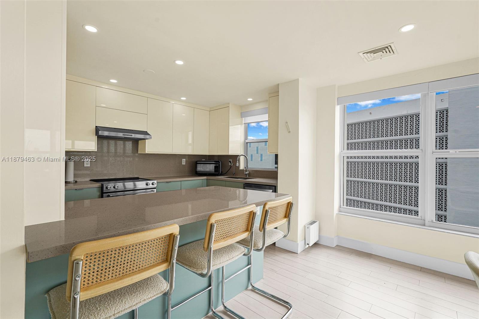 BLAIR HOUSE CONDO - WEST - Residential