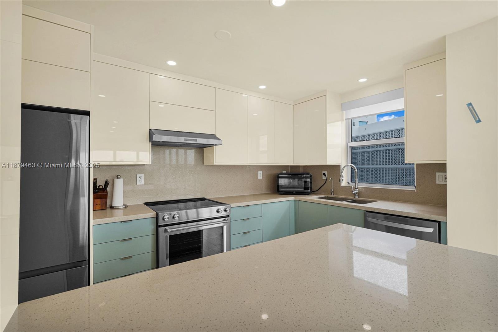 BLAIR HOUSE CONDO - WEST - Residential