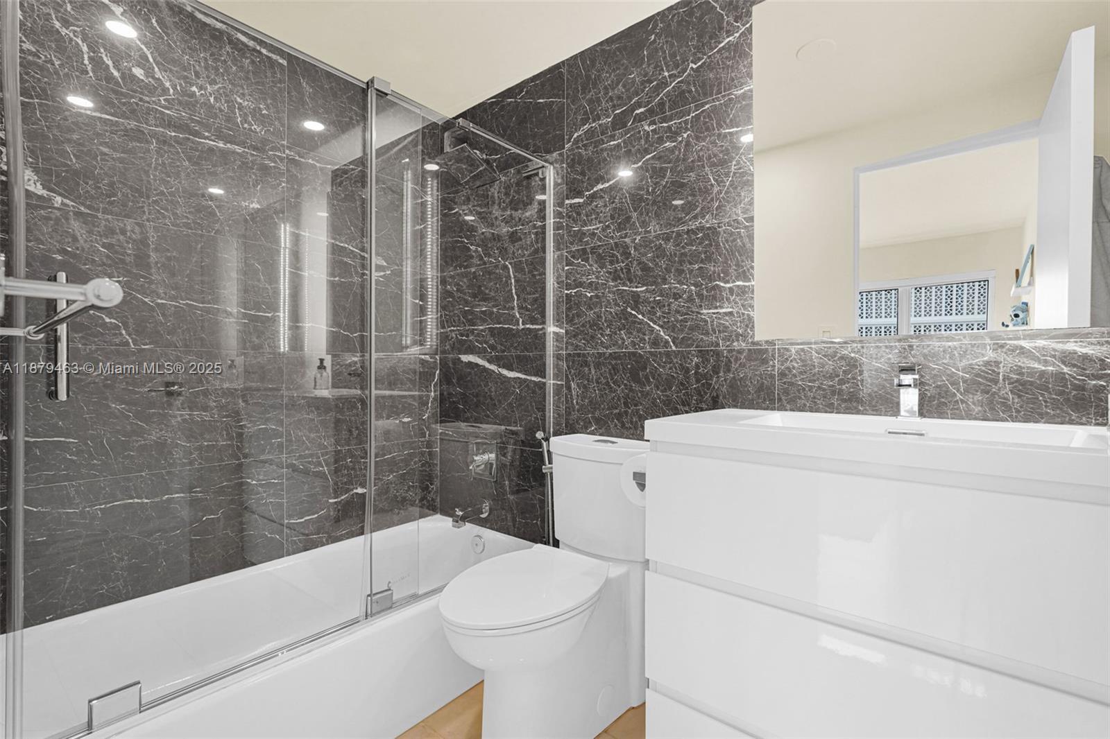 BLAIR HOUSE CONDO - WEST - Residential