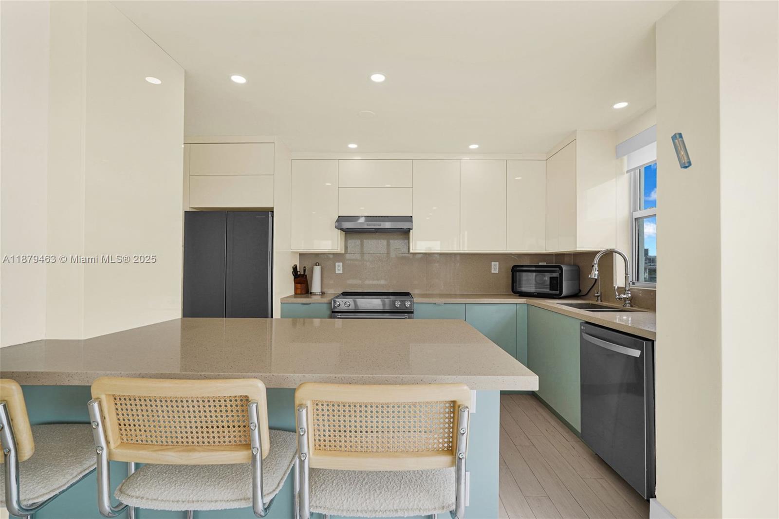 BLAIR HOUSE CONDO - WEST - Residential