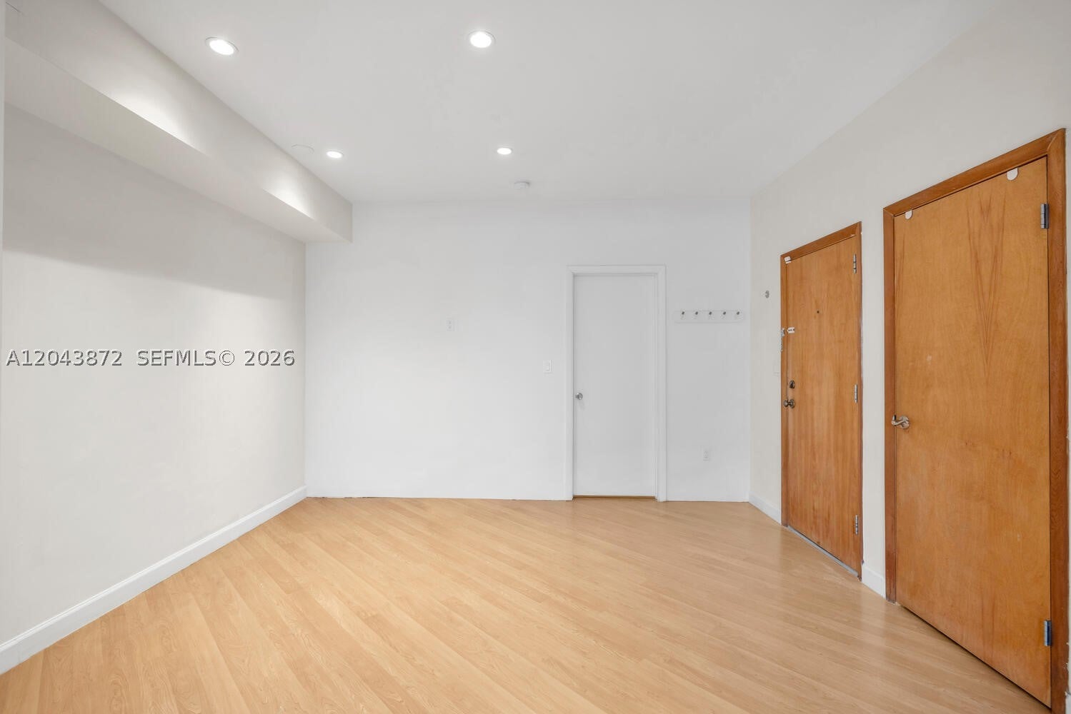 305 Jefferson Ave 2
