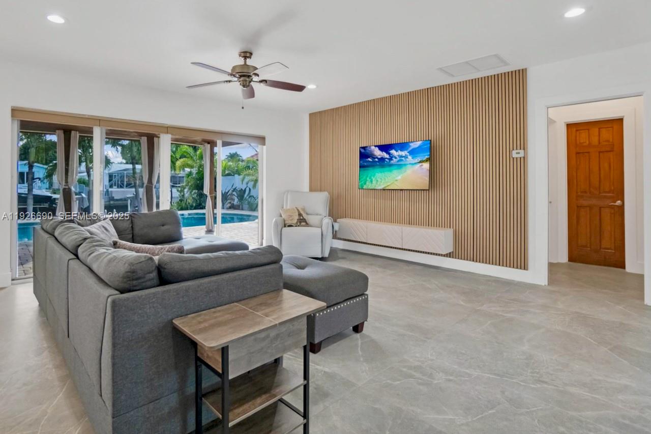 CORAL RIDGE ISLES - Residential Lease