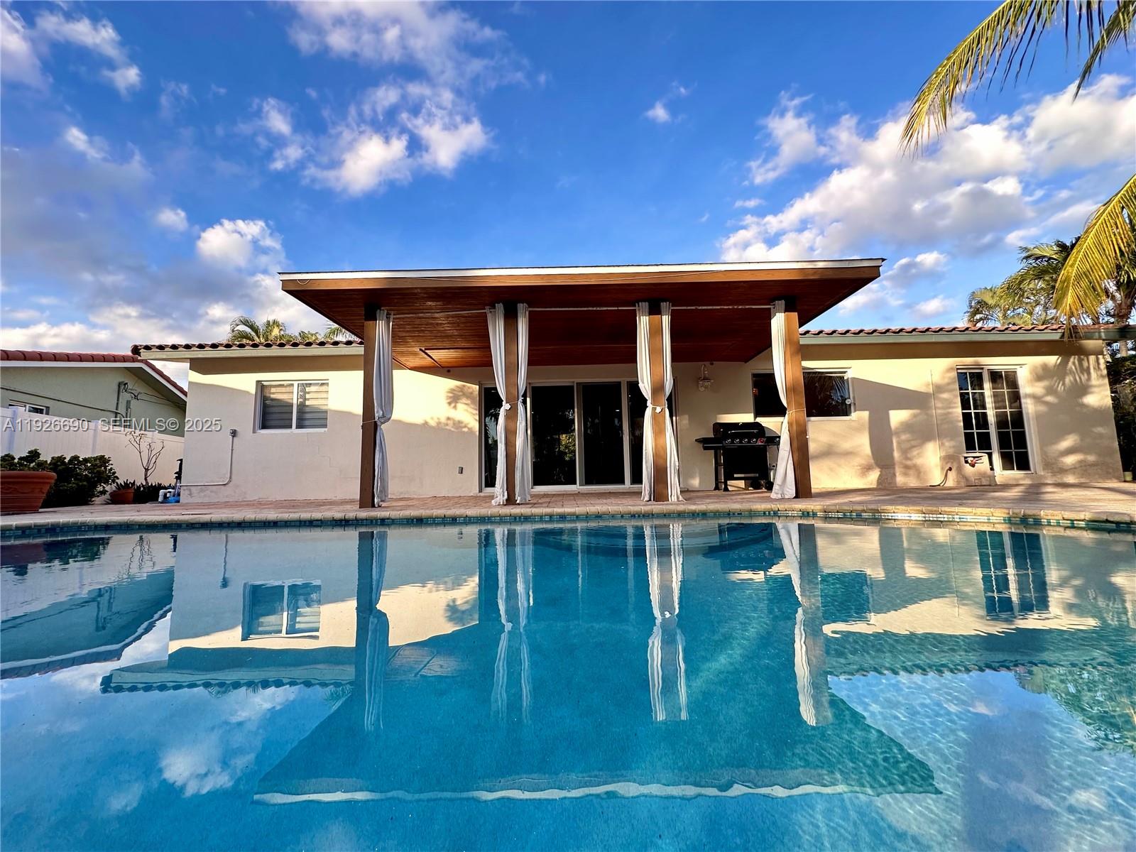 CORAL RIDGE ISLES - Residential Lease