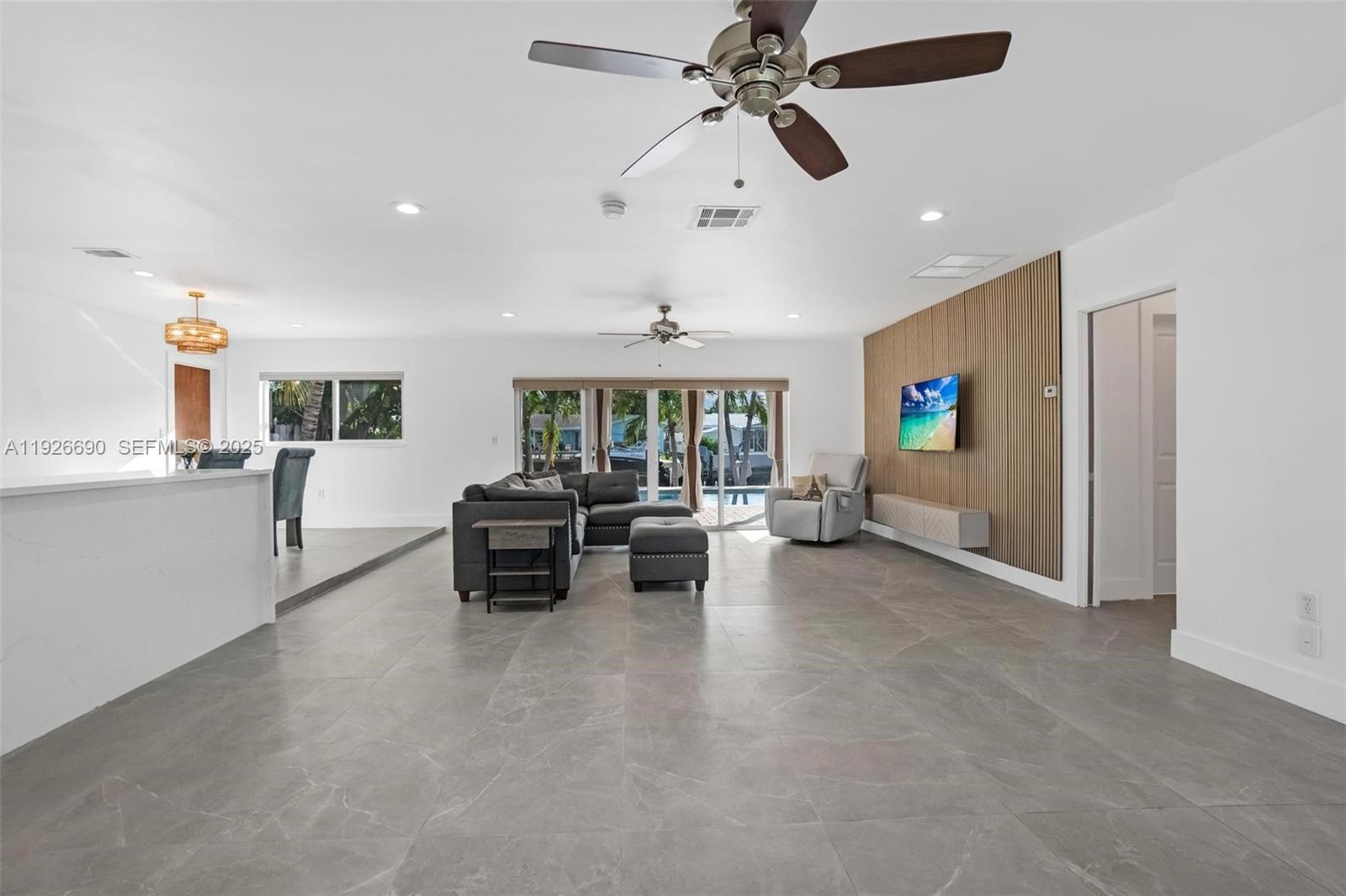 CORAL RIDGE ISLES - Residential Lease