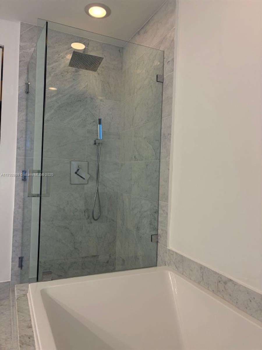 801 SMA RESIDENCES CONDO - Residential