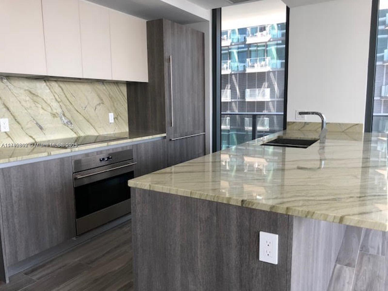 801 SMA RESIDENCES CONDO - Residential