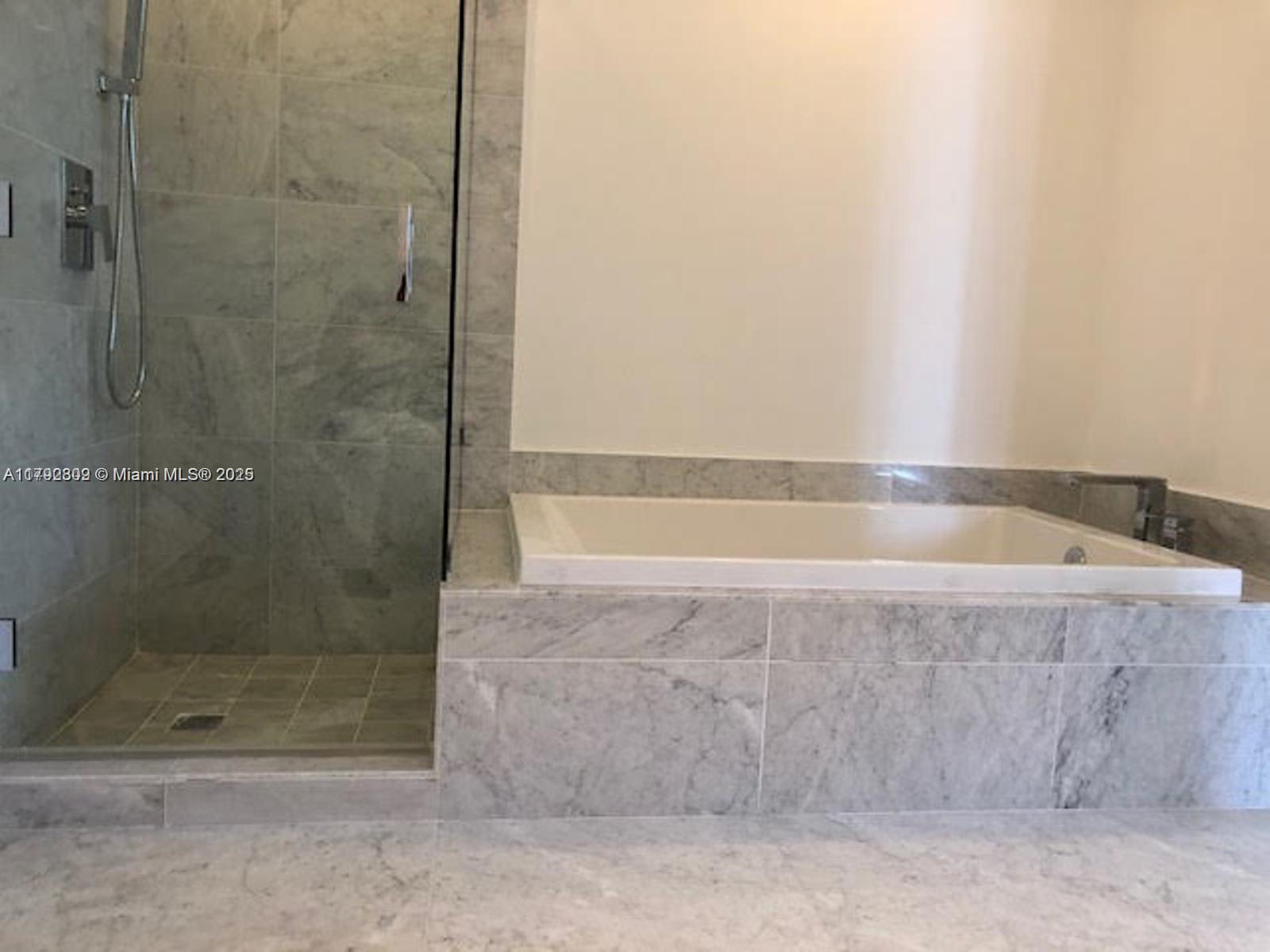 801 SMA RESIDENCES CONDO - Residential