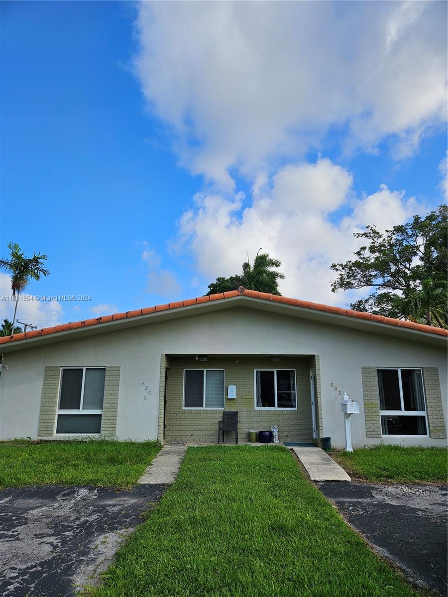 830 Sw 14th St St, Fort Lauderdale, Broward County, Florida -  - 