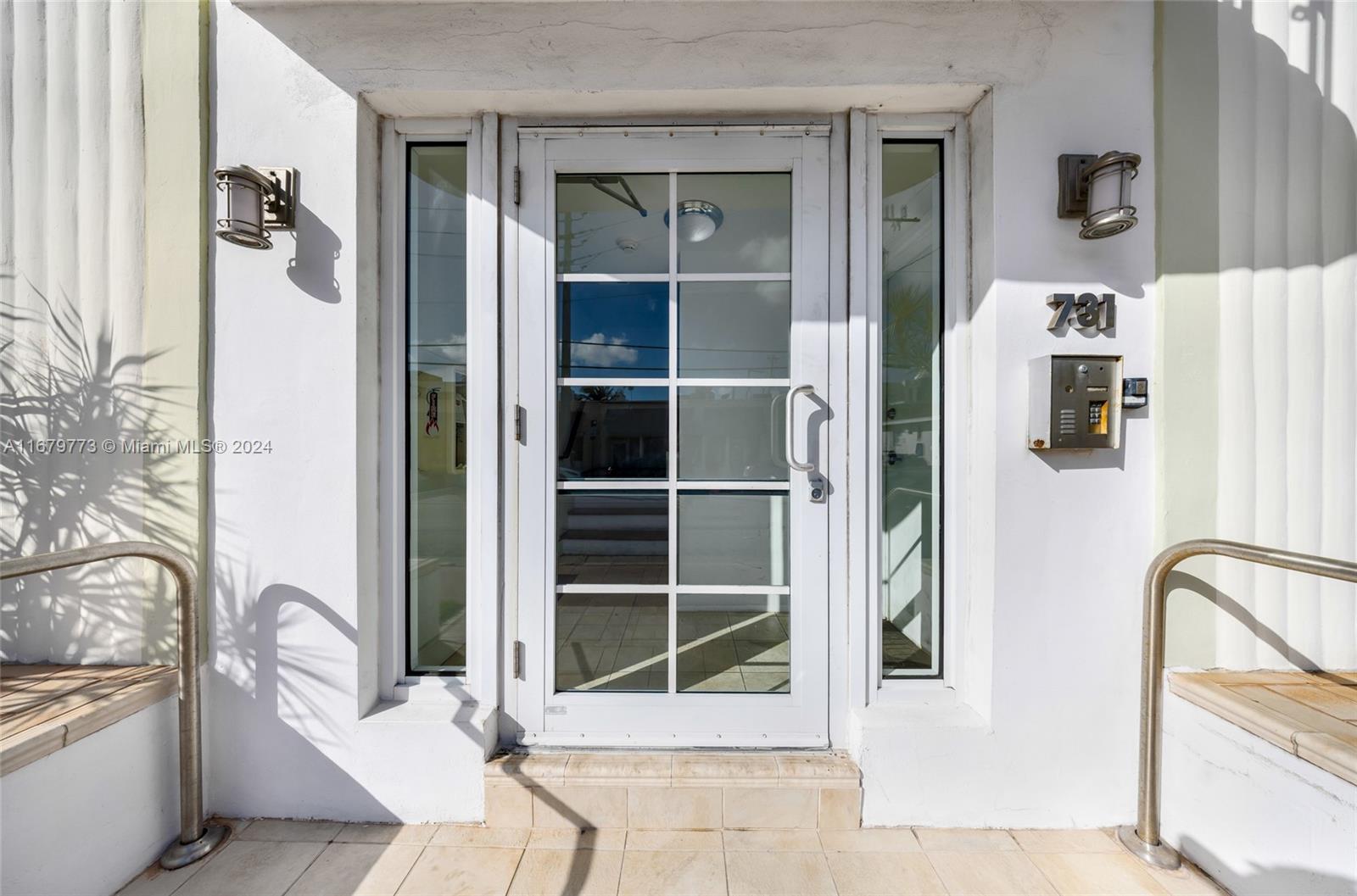 MOULIN ROUGE CONDO - Residential