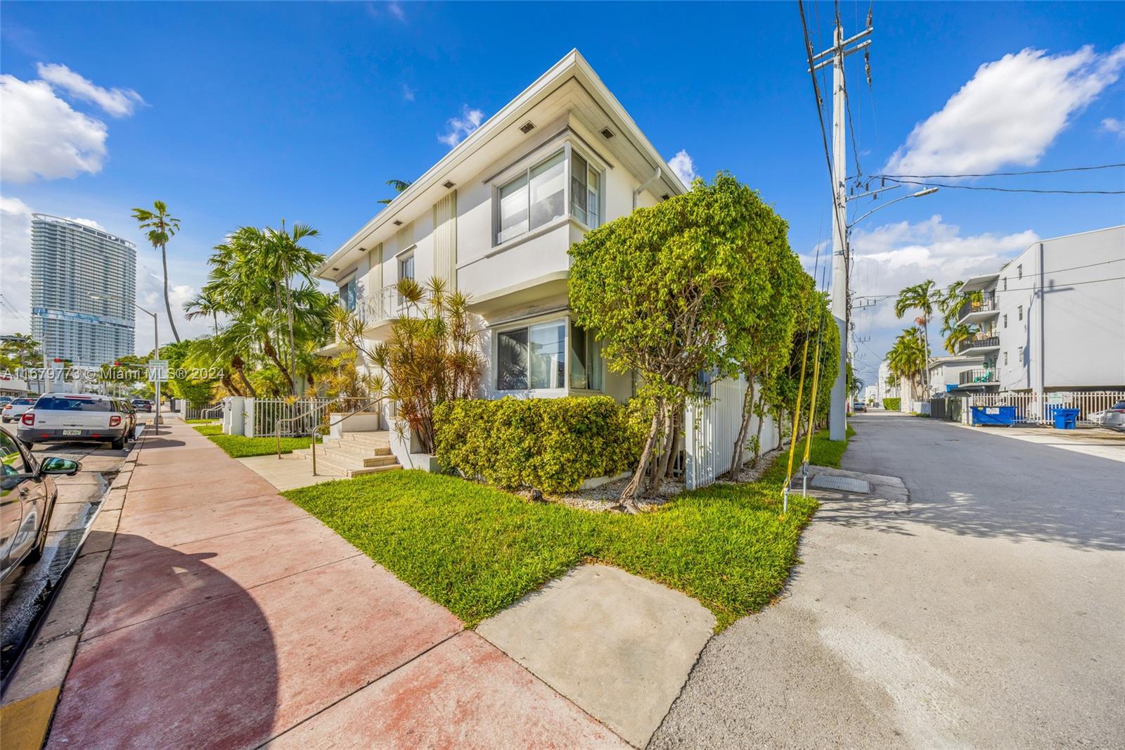 MOULIN ROUGE CONDO - Residential