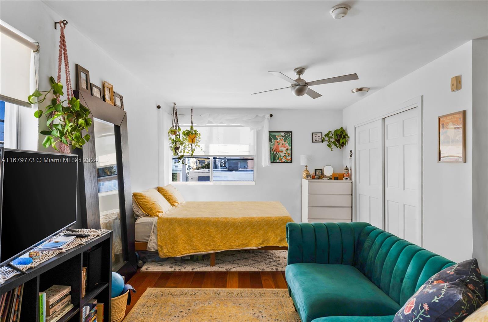 MOULIN ROUGE CONDO - Residential