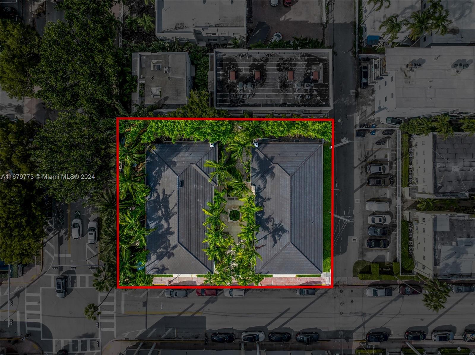 MOULIN ROUGE CONDO - Residential